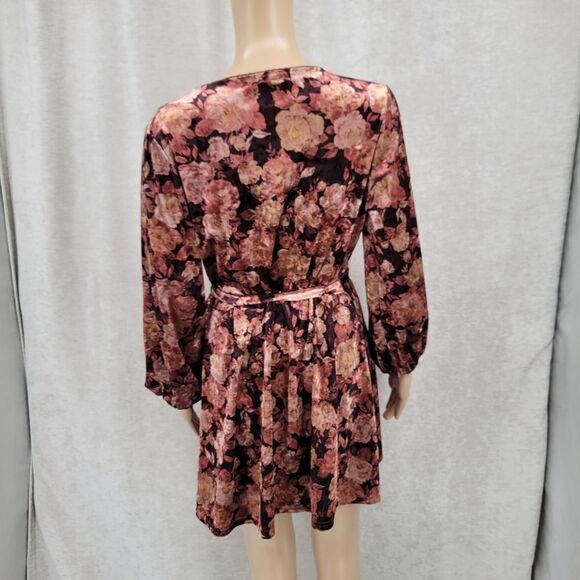 Coco + Jaimeson  Surplice V-Neck 3/4 Sleeve Floral Velvet Faux-Wrap Mini Dress L - Picture 10 of 16